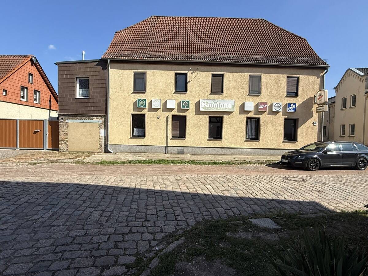 Immobilie in Schkopau - Repräsentatives Anwesen - Ehemalige Gaststätte mit Charme, Substanz und Entwicklungspotenzial - Bild 2