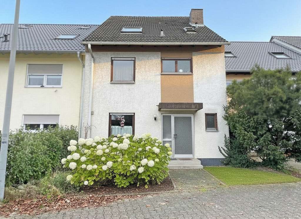 Immobilie in Weinheim - Attraktives Reihenhaus in ruhiger Wohnlage zu einem fairen Preis - Bild 1
