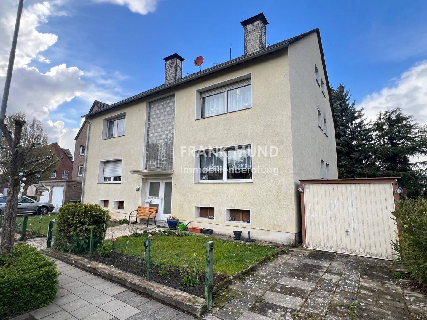 Immobilie in Linnich - Gepflegtes Mehrfamilienhaus in beliebter Wohnlage von 52441 Linnich - Bild 0