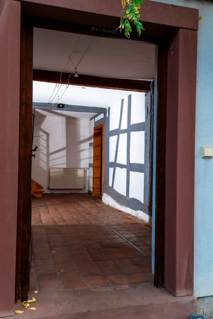 Immobilie in Flörsheim - Historisches Hofensemble in Flörsheim-Wicker mit Haupthaus und zwei abgeschlossenen Wohneinheiten - Bild 3