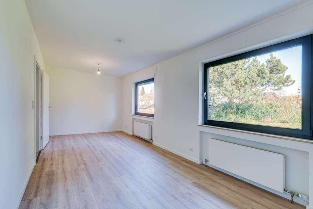 Immobilie in Simmern - Renoviertes Einfamilienhaus mit Einliegerwohnung in idyllischer Ortsrandlage - Bild 2