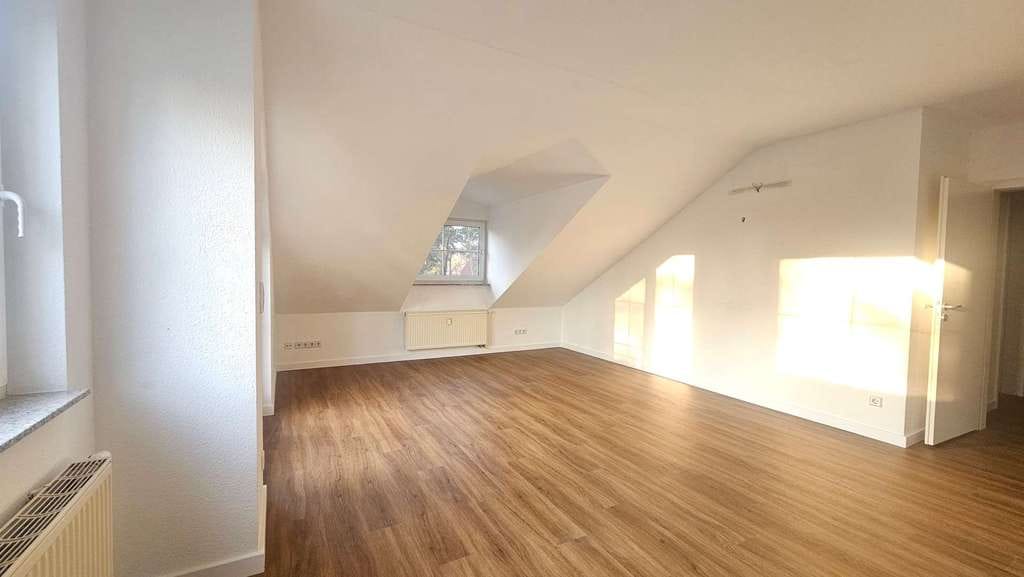 Immobilie in Stahnsdorf - Ruhige, helle 3-Zimmer Wohnung mit Balkon & Stellplatz - Bild 2