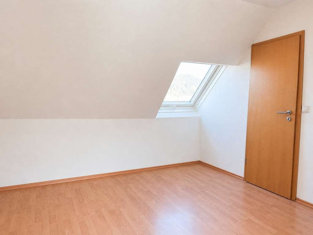Immobilie in Tuttlingen - Charmante 2-Zimmer-Dachgeschosswohnung in citynaher Lage - Bild 1