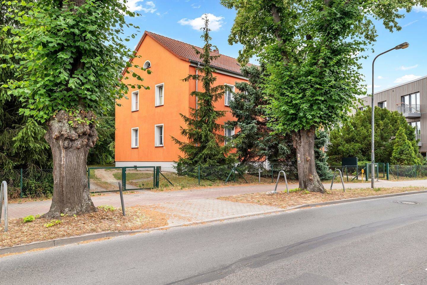 Immobilie in Schwielowsee - Mehrfamilienhaus als attraktive Kapitalanlage mit Entwicklungspotenzial im Herzen von Caputh - Bild 0