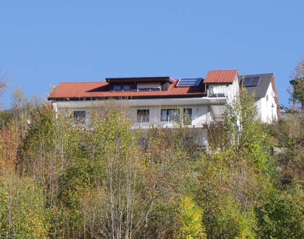 Immobilie in Triberg im Schwarzwald - Wohnen in bevorzugter, sonniger Aussichtslage von Triberg – ruhig, naturnah und familienfreundlich - Bild 0