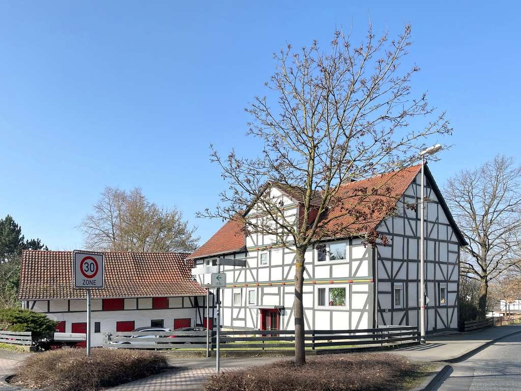 Immobilie in Lohfelden - Lohfelden/Toplage/Nähe Stadtmitte  Die perfekte Kapitalanlage bietet Ihnen ein großzügiges  Fachwerk - Bild 0