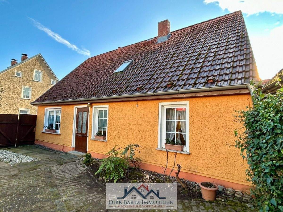 Immobilie in Loitz - Modernisiertes Einfamilienhaus in zentraler Lage von Loitz!! - Bild 3