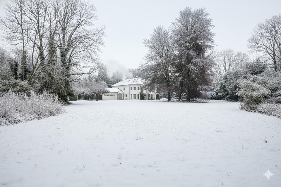 Immobilie in Icking - Eine eigene Welt: Architektenvilla verborgen auf parkähnlichem Grundstück, mit über 8000 m² Grund - Bild 0