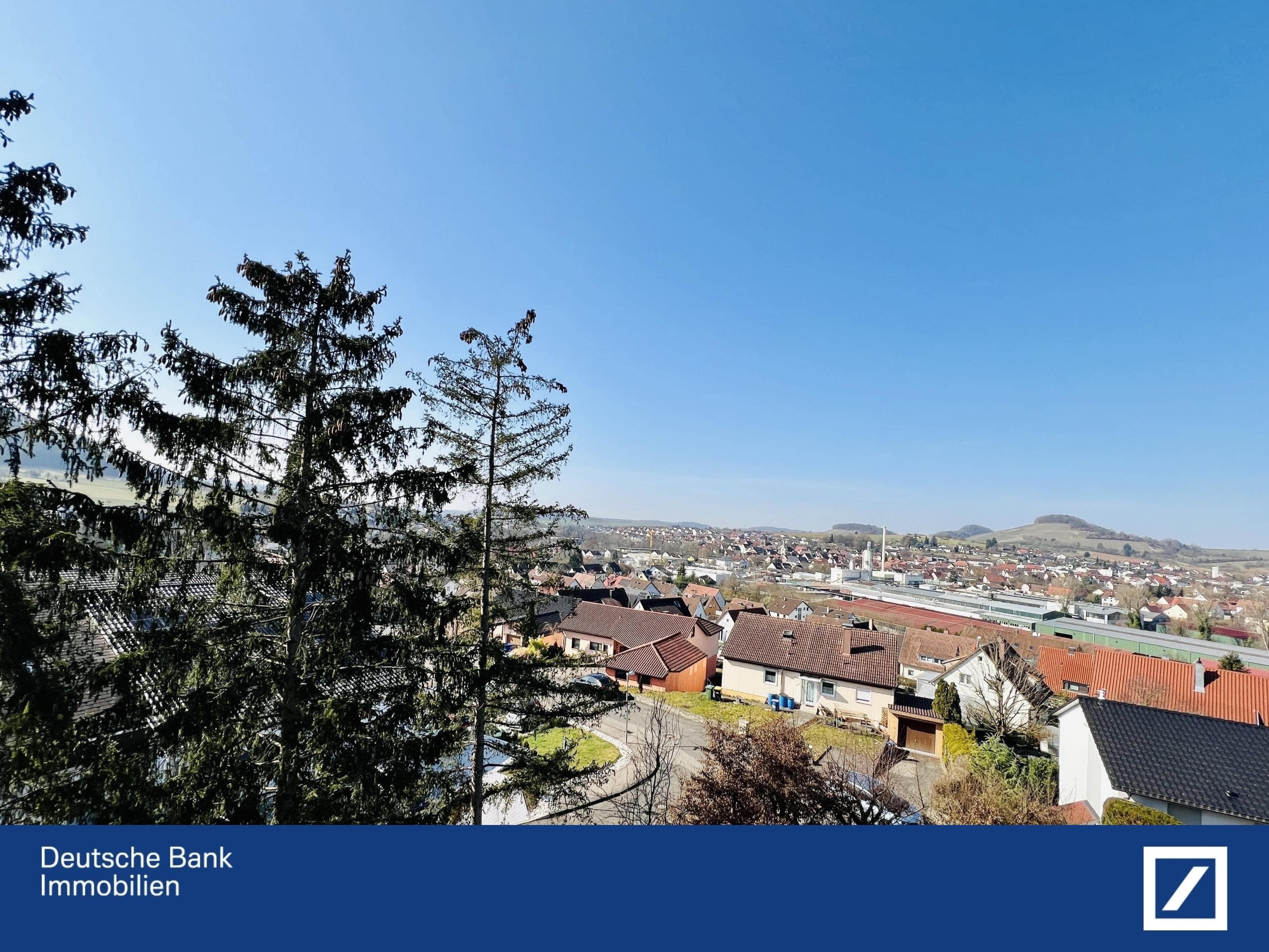Immobilie in Oberstenfeld - Hier dürfen Sie einziehen: 3,5-Zimmer auf rund 90 m², Westbalkon und Garage - Bild 0