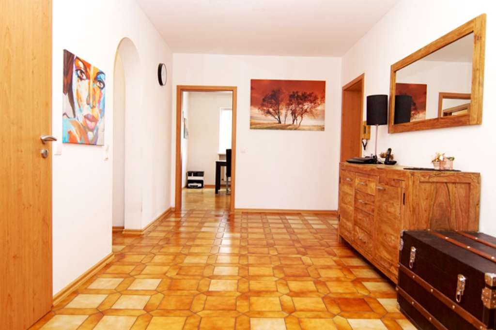 Immobilie in Weihenzell - Ansbach-Weihenzell: Wunderschöne OG-Wohnung mit ausgebauter Einliegerwohnung im DG - Bild 2