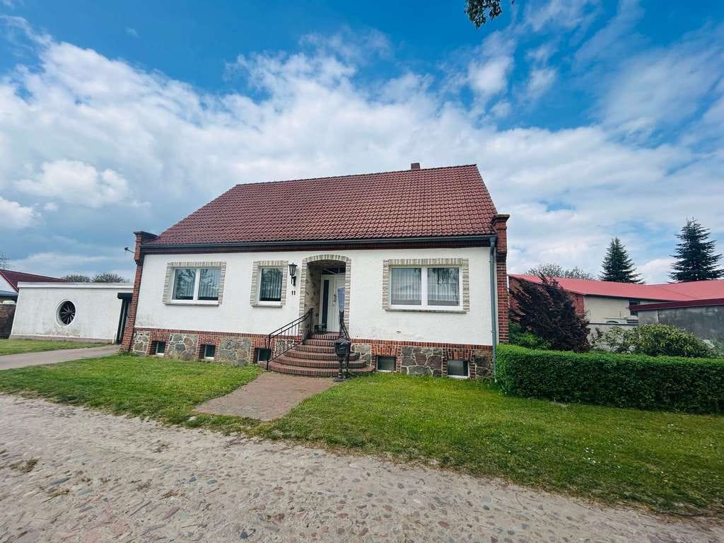 Immobilie in Plattenburg - Einfamilienhaus mit Garten und Garage - Bild 0