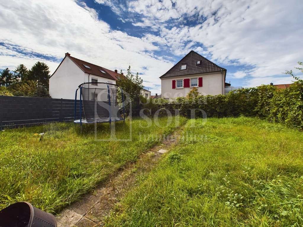Immobilie in Sankt Ingbert - Wohn- und Geschäftshaus für Investoren in St. Ingbert – mit Wohnung, Gaststätte, Garten und Garagen - Bild 2