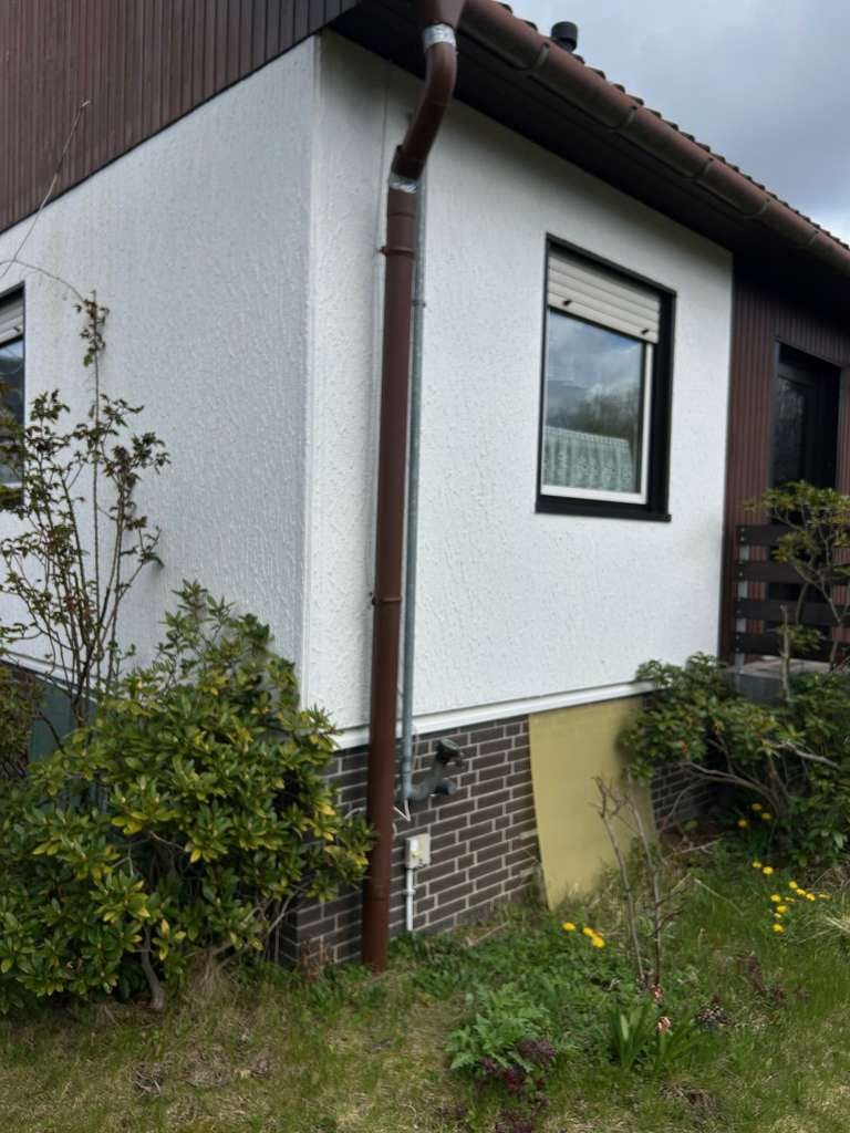 Immobilie in Uetze - Solides Familienidyll in Top Lage von Uetze --- Viel Potenzial auf sonnigem Grundstück - Bild 1
