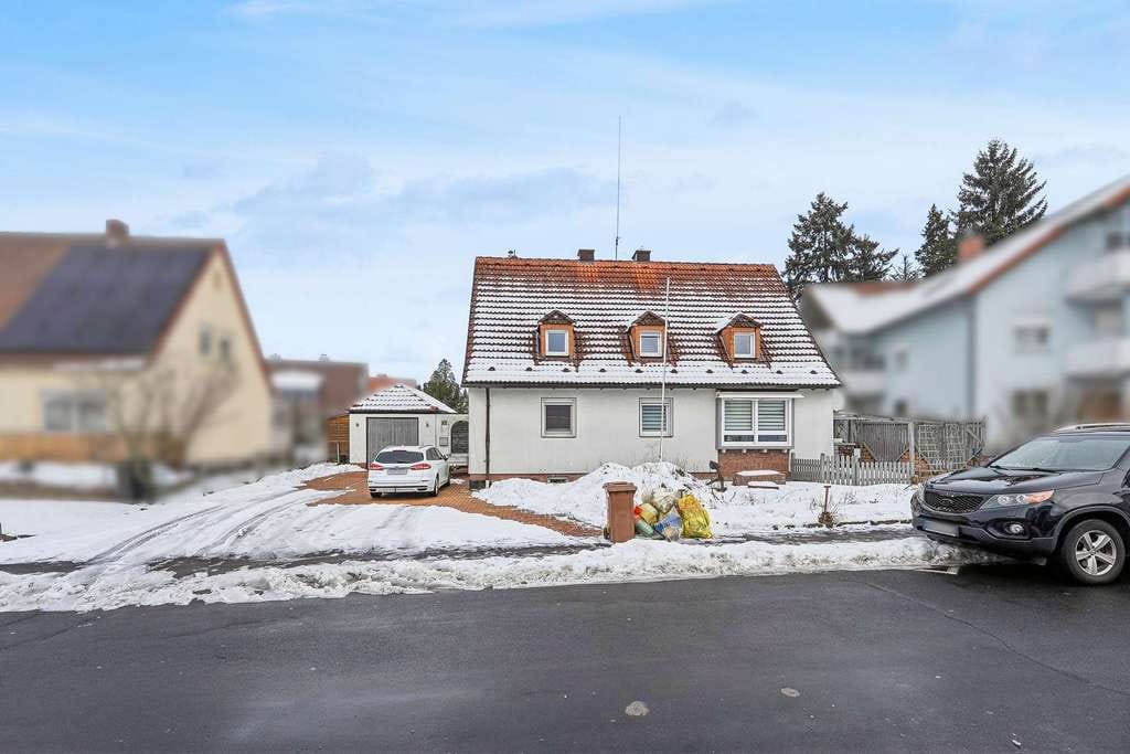 Immobilie in Marktheidenfeld - Platz für Ihre Familie und Ihre Ideen - Einfamilienhaus, zentral aber doch ruhig. - Bild 0