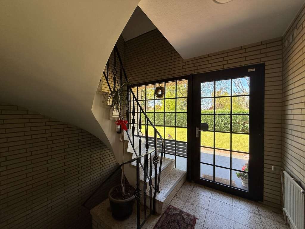 Immobilie in Barum - *** Gepflegtes Dreifamilienhaus mit Schwimmbad, Sauna und großzügigem Grundstück *** - Bild 2