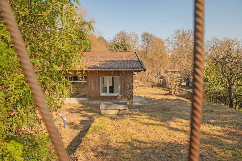 Immobilie in Lychen - Erholungsgrundstück in Hanglage mit Wochenendhaus im Rohbau ohne Ausstattung / ohne Installationen - Bild 3