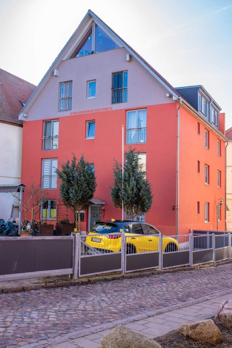 Immobilie in Güstrow - Erstklassiges Mehrfamilienhaus - Innenstadtlage - Bild 1