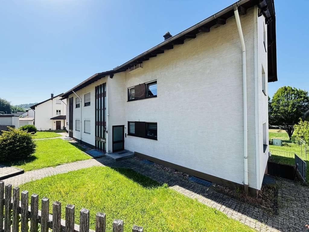 Immobilie in Klingenberg am Main - Gemütlich geschnittene 3-Zi-Dachgeschosswohnung mit Süd-Loggia in kleiner Wohneinheit - bezugsfrei ! - Bild 4