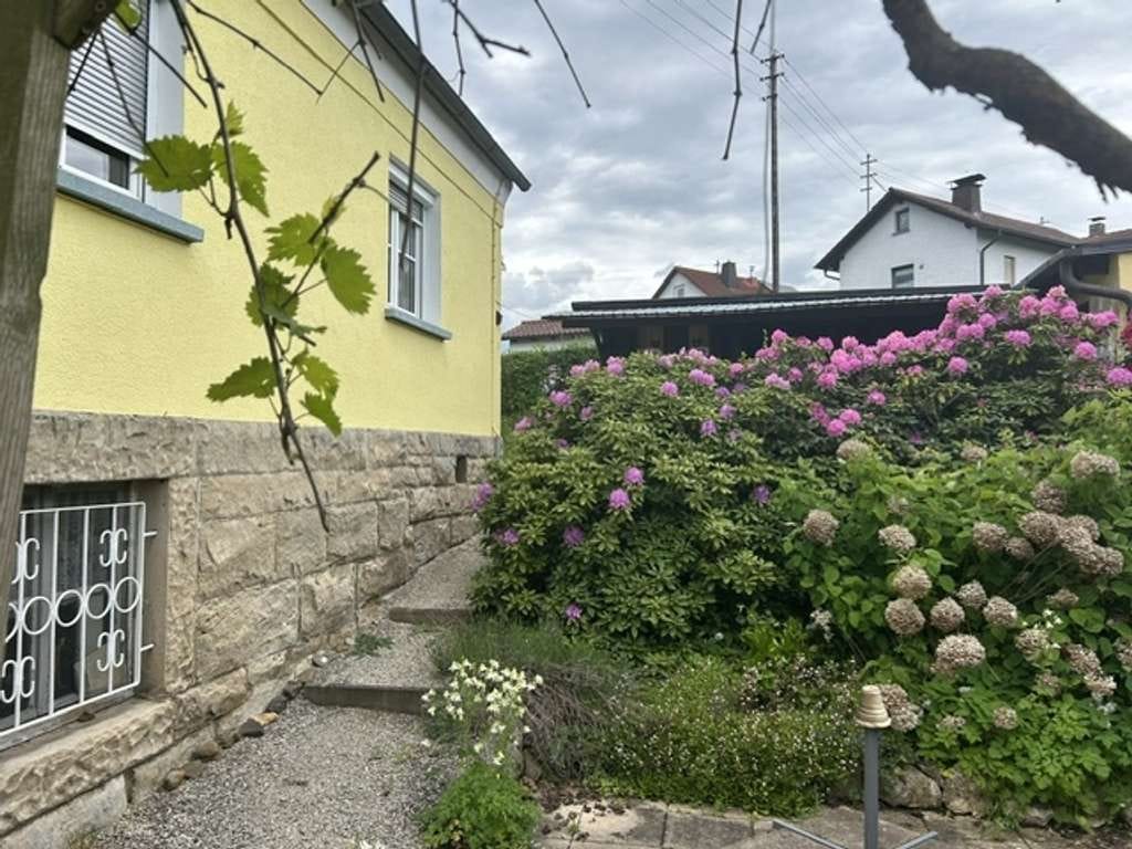 Immobilie in Küps - Küps -Top gepflegtes Häuschen aus den 30ern - Carport u. Garage - Zauberhafter Blumen-/Nutzgarten. - Bild 3