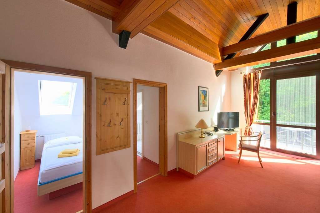 Immobilie in Lärz - Exklusives Wohnen am See: Stilvolles 3-Zimmer-Apartment mit direktem Seeblick in Lärz - Bild 3