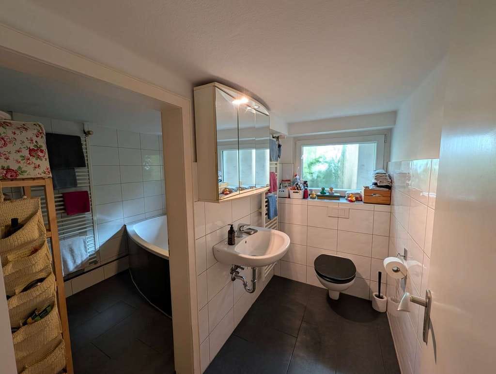 Immobilie in Voerde (Niederrhein) - Solide Substanz mit Raum für Ihre Ideen: Zweifamilienhaus mit XXL-Grundstück in Voerde - Bild 4