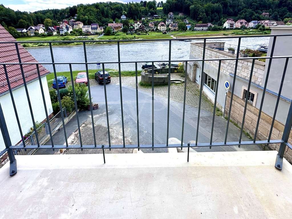 Immobilie in Wehlen - Außergewöhnliche Villa mit historischem Flair – Sanierungsbedürftiges Einfamilienhaus aus dem Jahr 1 - Bild 3