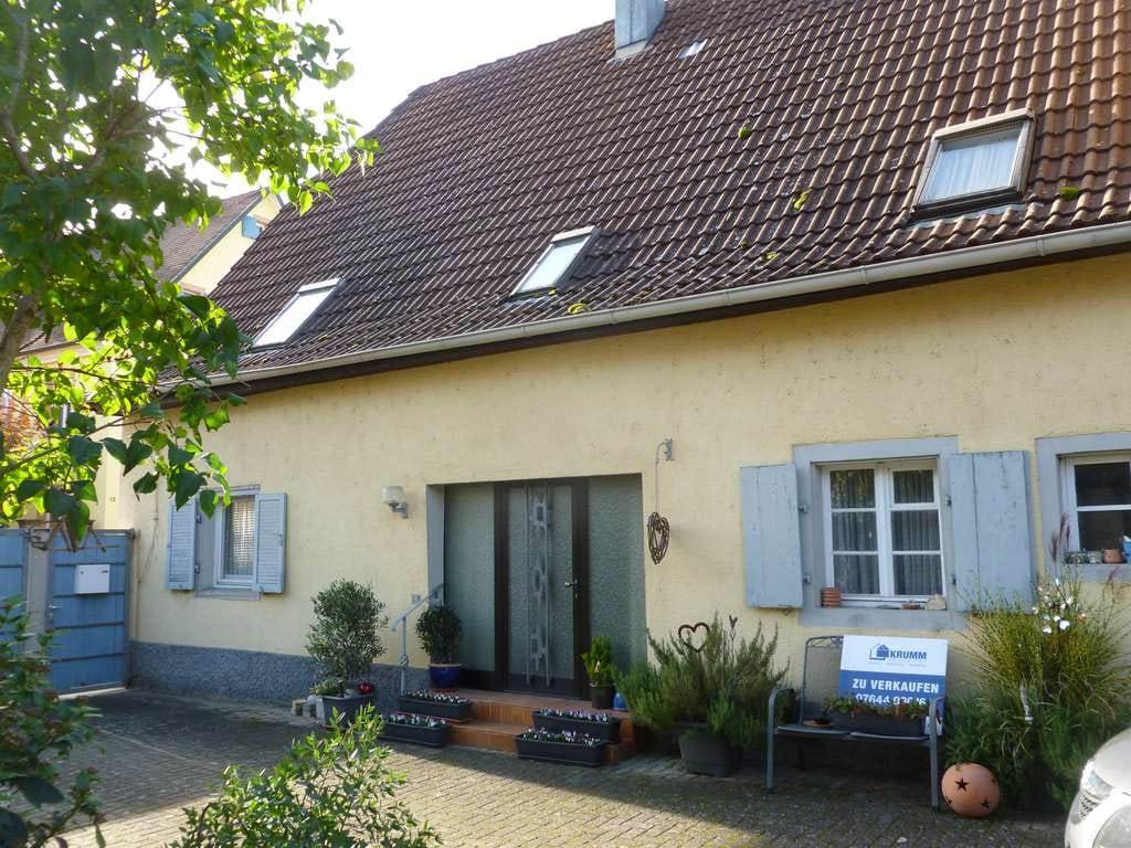 Immobilie in Sasbach am Kaiserstuhl - ländliches Anwesen mit Hof, Scheune Garten. 1000 m² Grundstück  - Bild 0