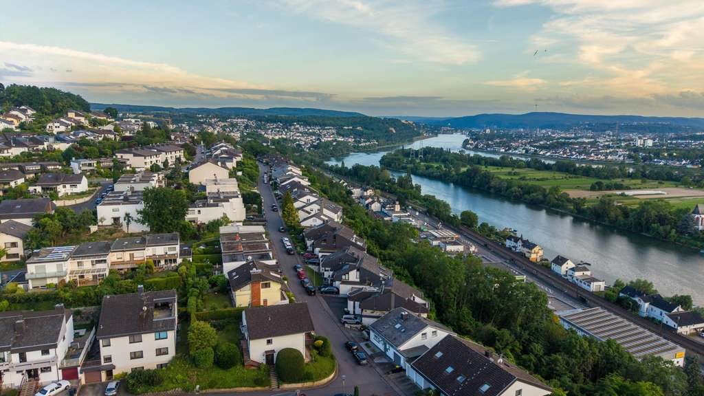Immobilie in Vallendar - Familienhaus mit flexiblen Wohneinheiten und Weitblicklage! - Bild 2