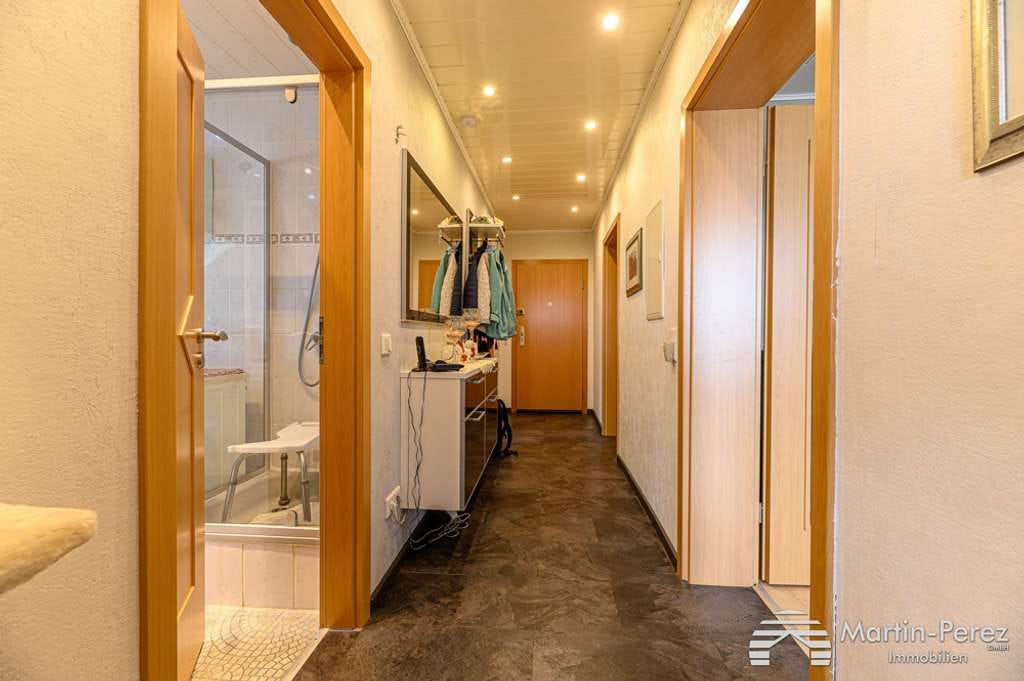 Immobilie in Breckerfeld - Gepflegte Drei-Zimmer-Wohnung
- Balkon - Keller - Stellplatz - - Bild 1