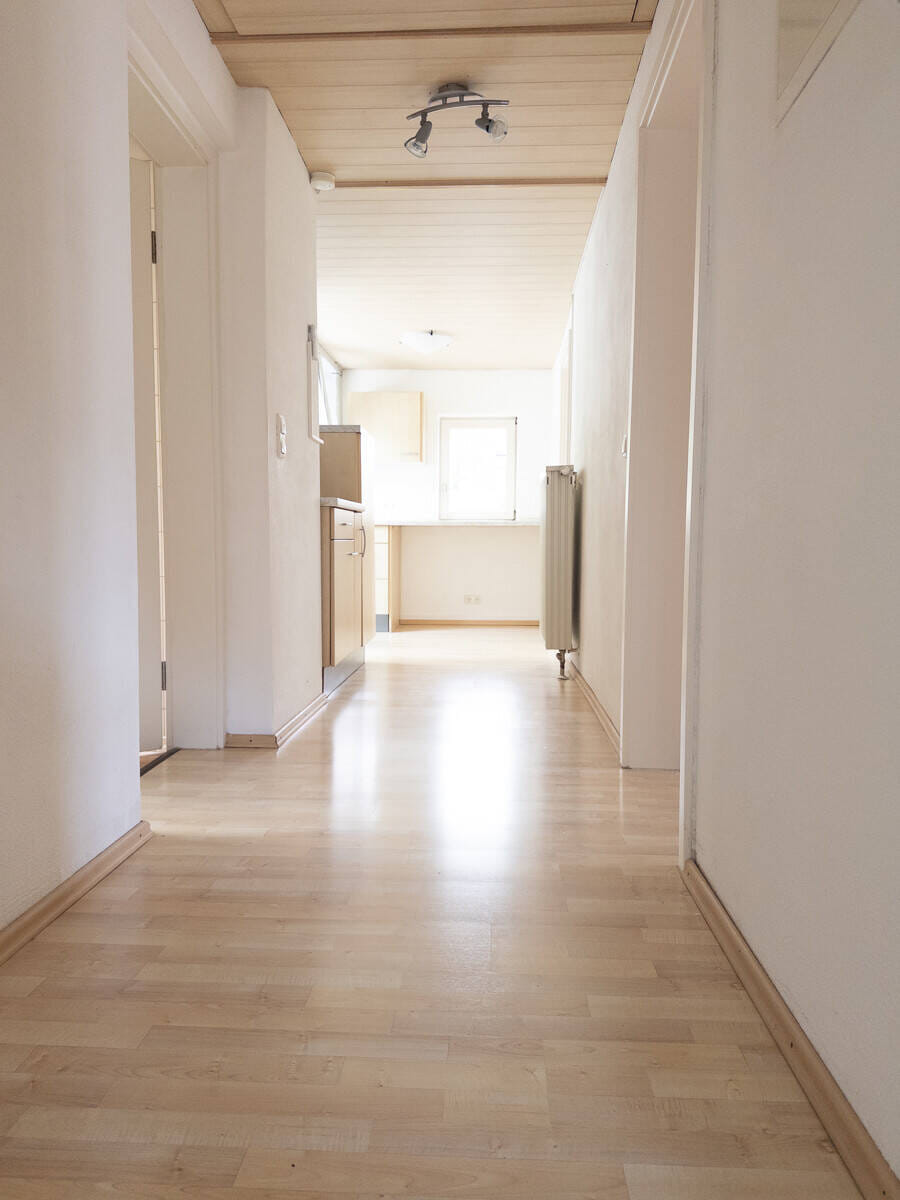 Immobilie in Harburg (Schwaben) - Ab sofort frei!  Zwischen Burg und Wörnitz! Dachgeschosswohnung in denkmalgeschütztem Haus - Bild 2
