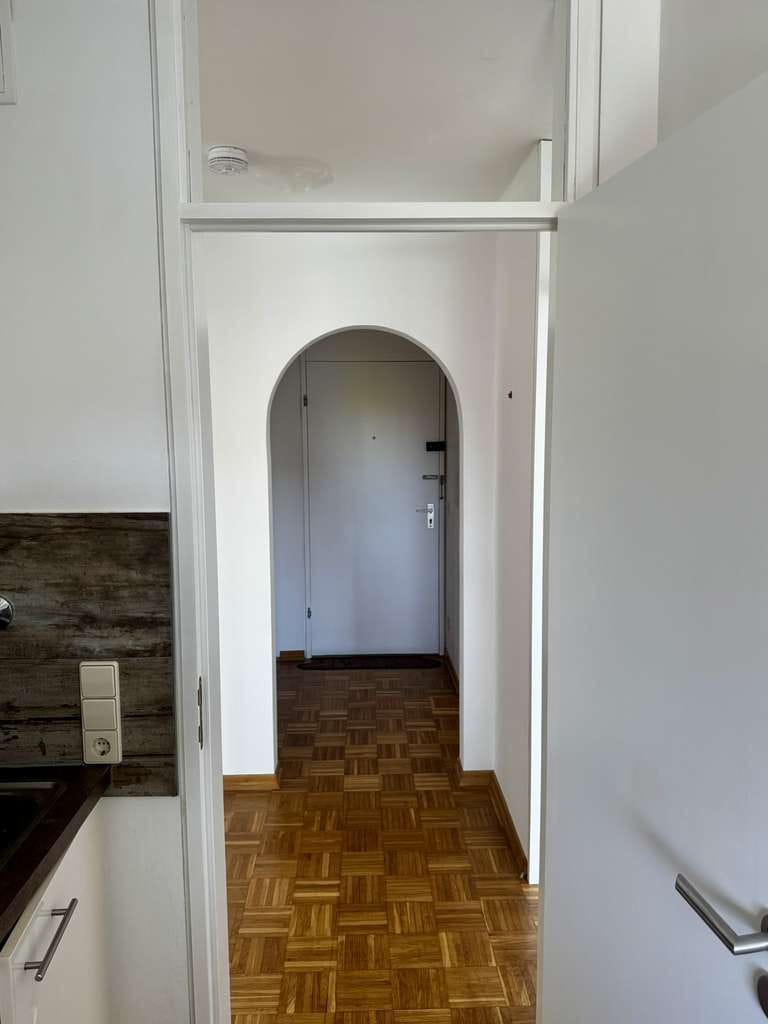 Immobilie in Krailling - Helle 2-Zimmer-Wohnung mit großem Balkon im schönen Krailling im Würmtal (ohne Makler) - Bild 2