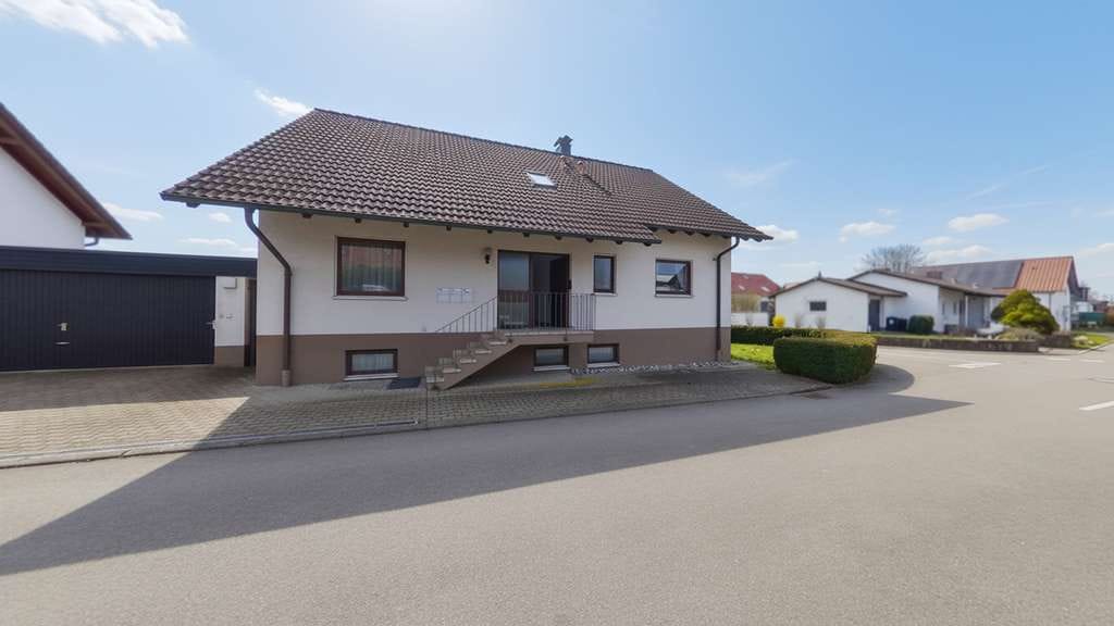 Immobilie in Kusterdingen - Grundsolides Zweifamilienhaus idyllische Lage! - Bild 1