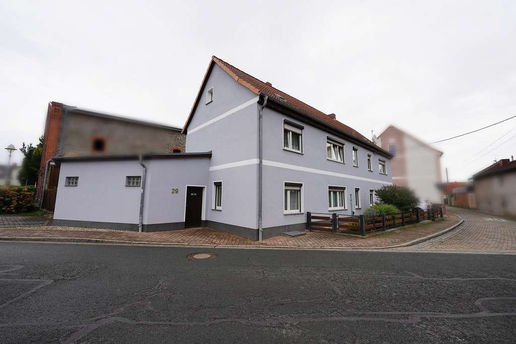Immobilie in Niedere Börde - Groß Ammensleben-Gepflegtes EFH mit Innenhof , Waschküche und Garage - Bild 1