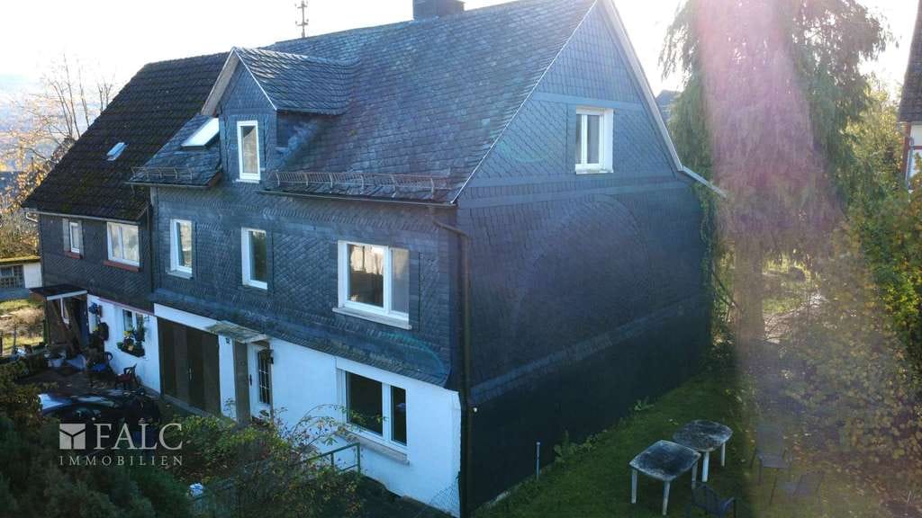 Immobilie in Burbach - Großzügige Doppelhaushälfte - Bild 2