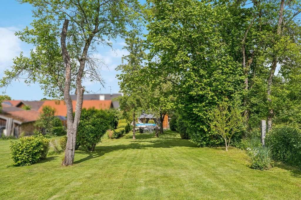 Immobilie in Fuchstal - Urlaub zuhause: Einzigartiges Wohnhaus mit traumhaftem Garten in Leeder - Bild 2