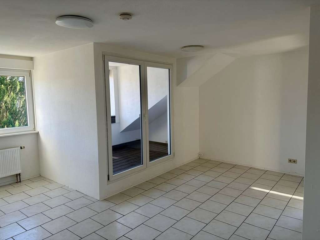 Immobilie in Laudenbach - 2 Wohnein. Laudenbach: DG 85 qm + Souterrain 50 qm - Bild 2