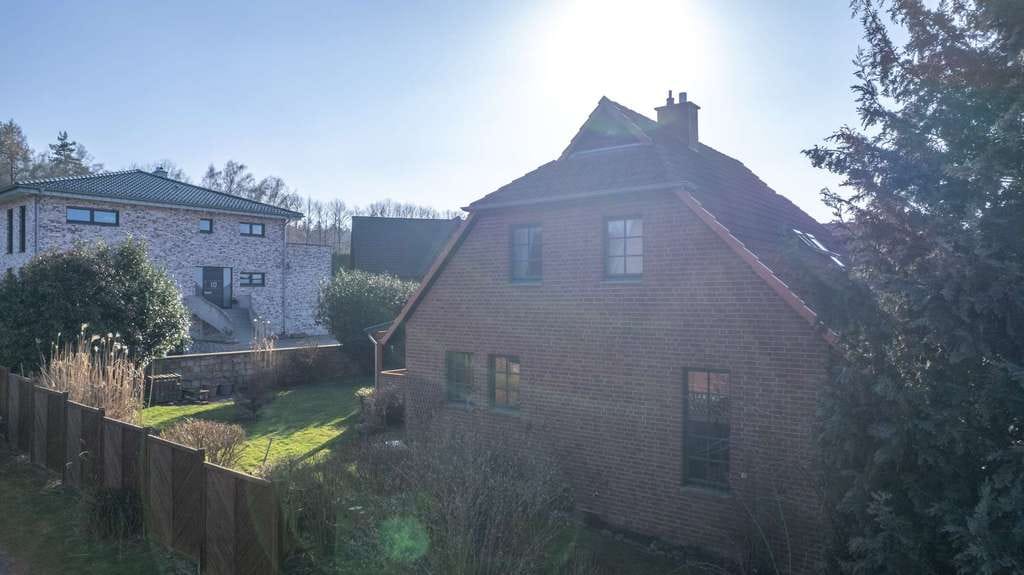 Immobilie in Nienstädt - Familientraum in ruhiger Lage – Gepflegtes Einfamilienhaus mit Kamin, großem Garten und Doppelgarage - Bild 3