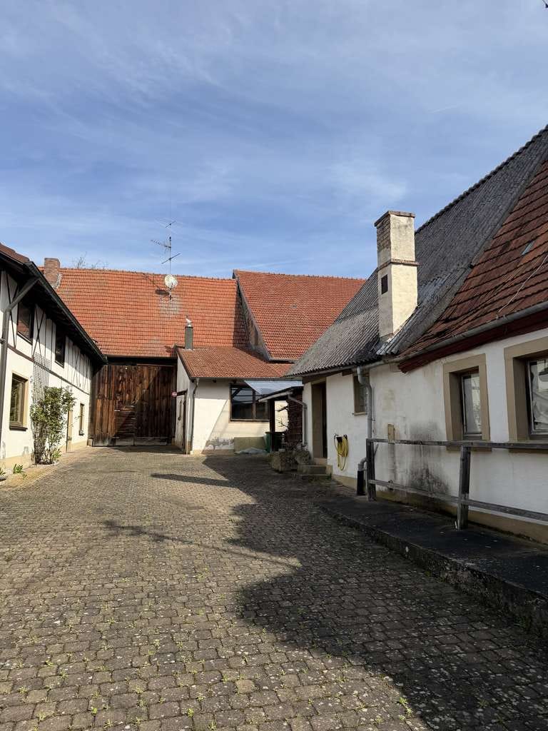 Immobilie in Gädheim - Wohnanwesen mit Scheune, Werkstatt und großem Grundstück in Ottendorf (97503) - Bild 2