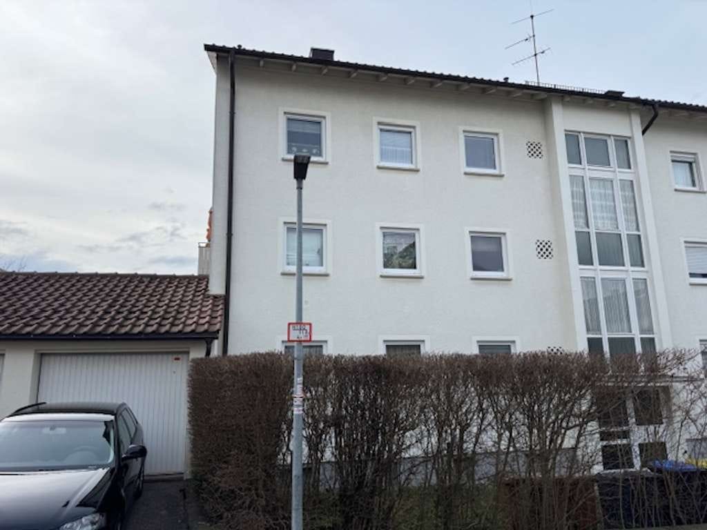 Immobilie in Fellbach - Attraktives 3-4 Familienhaus in Fellbach mit Potenzial - Bild 1