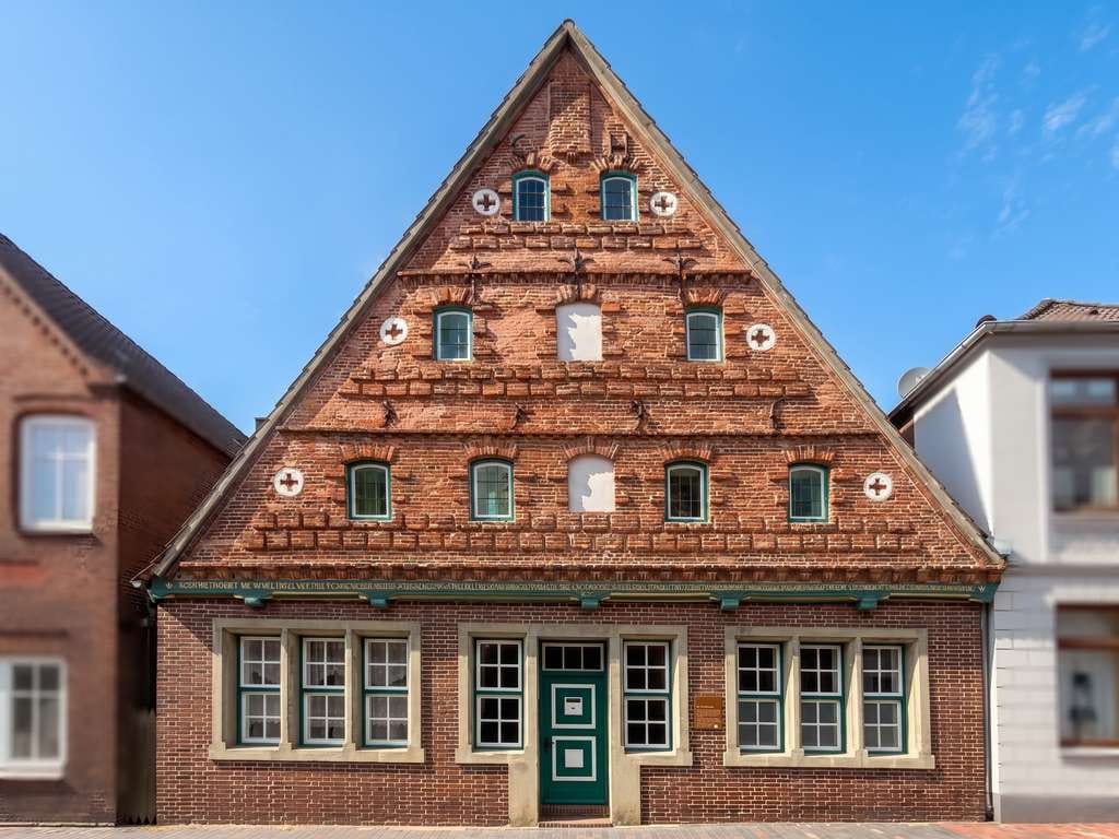 Immobilie in Wilster - Das „Hudemannsche Haus“ von 1596: Historisches Eigenheim mit Einliegerwohnung oder hochrentables ... - Bild 0