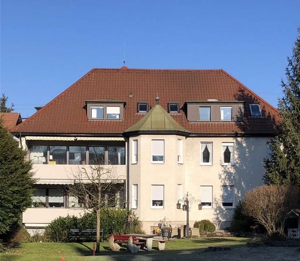 Immobilie in Kirchheim unter Teck - Naturnah wohnen mitten in der Stadt!   3-Fam.-Altbau mit zusätzlicher Bebaubarkeit! - Bild 1