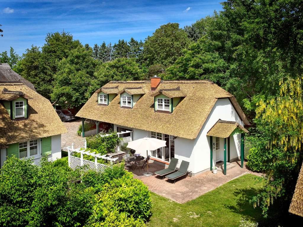 Immobilie in Wittenbeck - Wohlfühlhaus mit Kamin und großer Terrasse auf dem Gut Klein Bollhagen -  nahe der Ostsee bei Küh... - Bild 0
