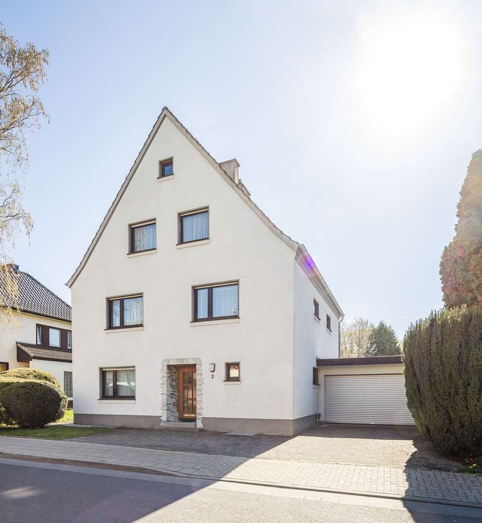 Immobilie in Kreuzau - Großzügiges Einfamilienhaus mit viel Potenzial in Kreuzau! - Bild 1