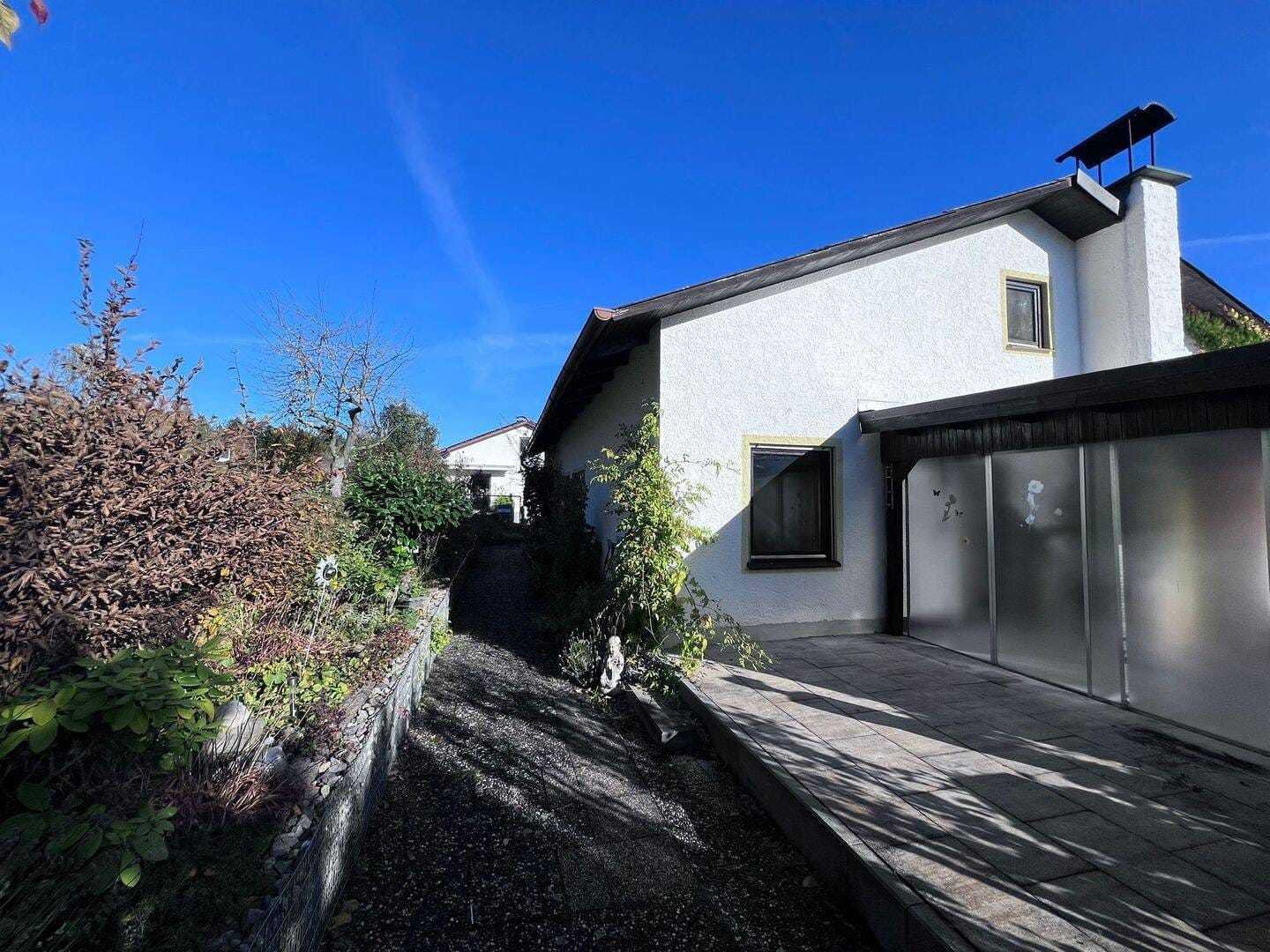 Immobilie in Sinzing - Renovierungsbedürftig - Einfamilienhaus mit Einliegerwohnung in Saxberg - Bild 2