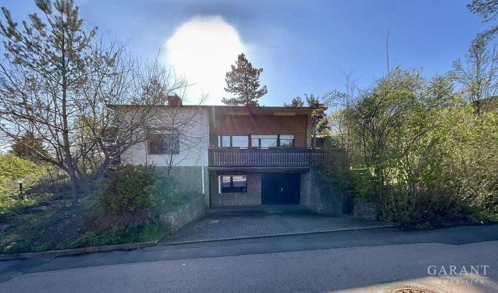 Immobilie in Mansfeld - Einfamilienhaus mit Garten, Terrasse und vielseitigem Kellergeschoss in Mansfeld! - Bild 1
