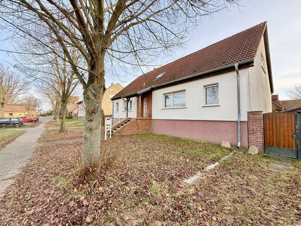 Immobilie in Zehdenick - Einfamilienhaus mit Einliegerwohnung in ländlicher Gegend - Bergsdorf - Bild 1