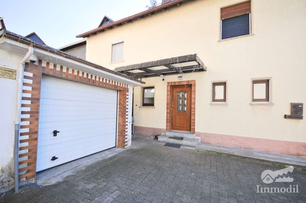 Immobilie in Weinbach - Geräumiges Zuhause für die ganze Familie: Großzügiges, renoviertes Einfamilienhaus wartet auf Sie! - Bild 2
