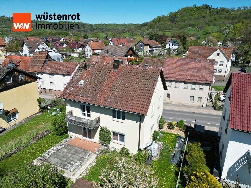 Immobilie in Oberrot - Ein Zuhause zum Ankommen - vielseitiges Zweifamilienhaus mit schönem Garten - Bild 1