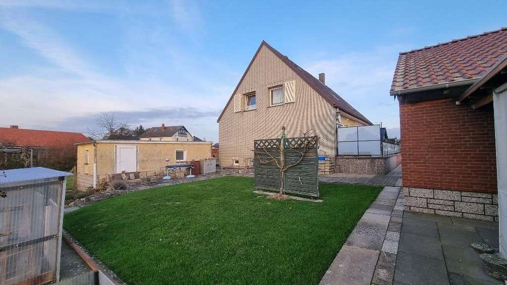 Immobilie in Schellerten - Ruhig gelegene Doppelhaushälfte sucht handwerkliche Hände - Bild 1