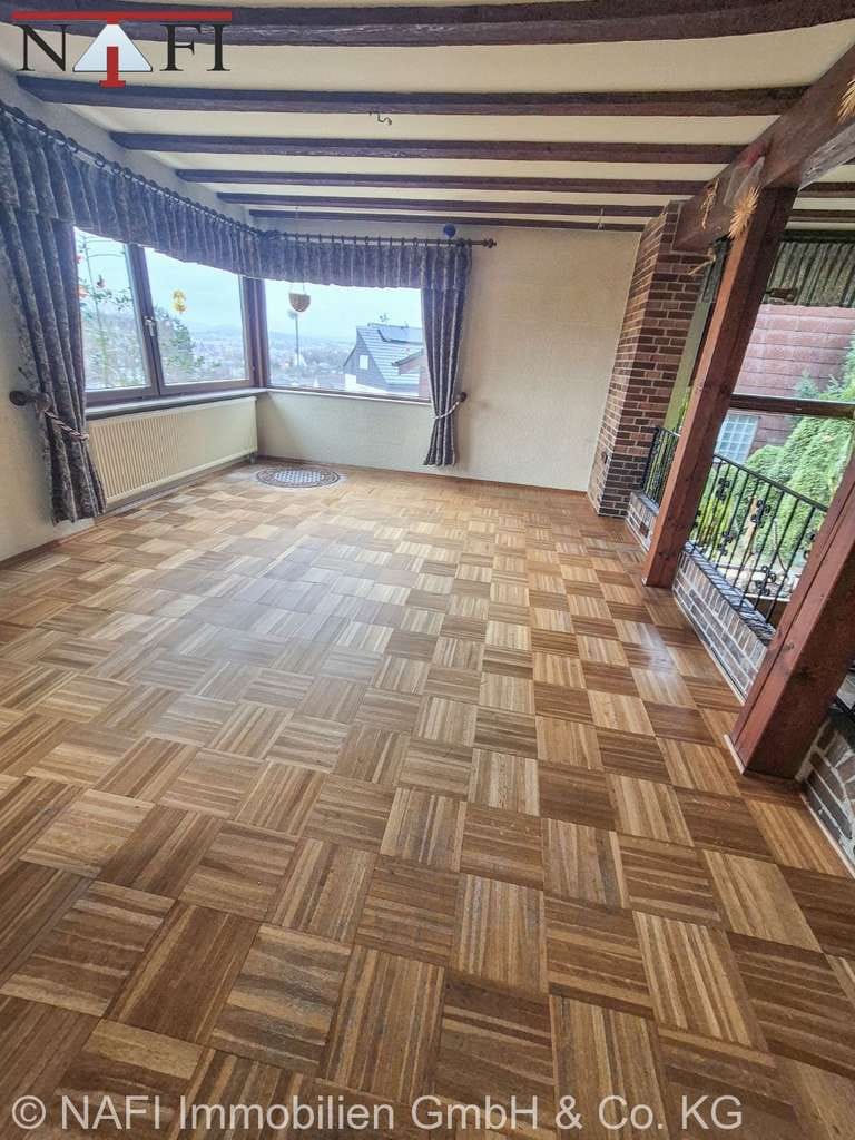 Immobilie in Uhingen - **PLATZWUNDER, großzügiges Einfamilienhaus mit Einliegerwohnung und toller Aussicht** - Bild 2